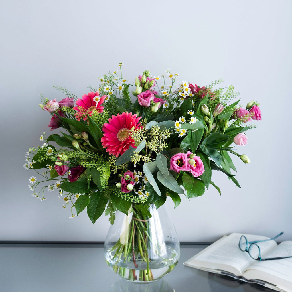 How Long Do Different Flowers Last in a Vase? What to Expect After Delivery